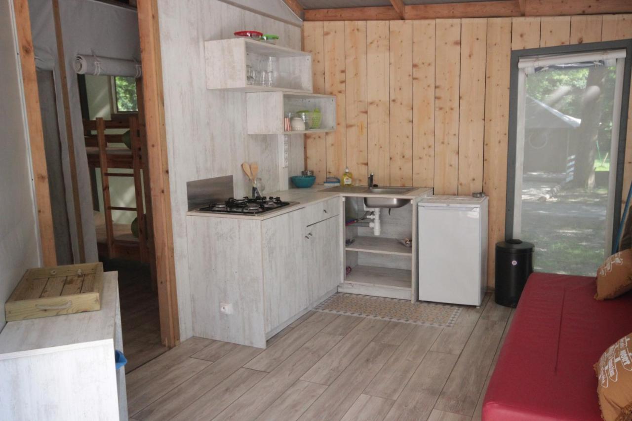Sansais Camping L'Ilot Du Chail מראה חיצוני תמונה