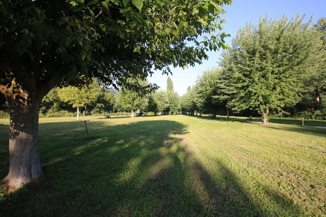 Sansais Camping L'Ilot Du Chail מראה חיצוני תמונה