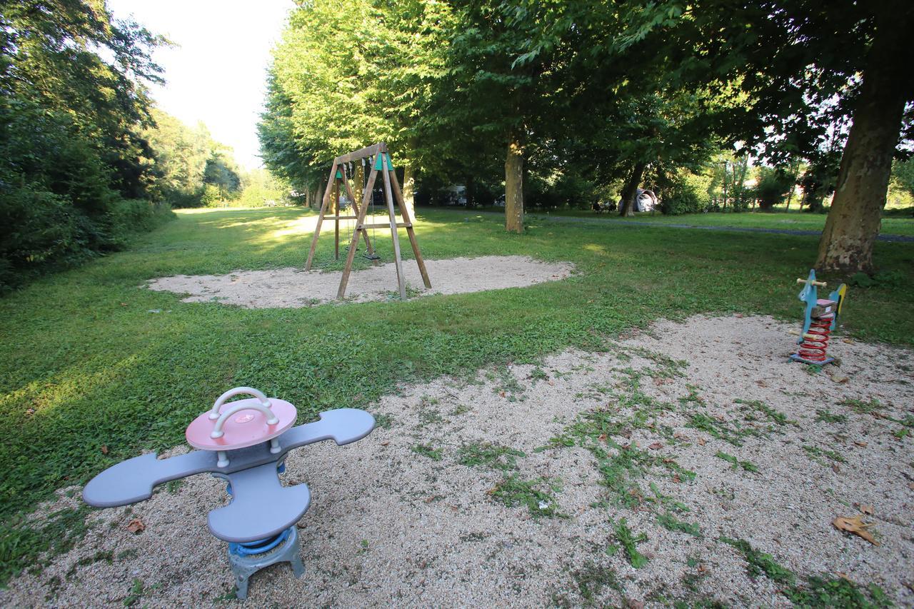 Sansais Camping L'Ilot Du Chail מראה חיצוני תמונה