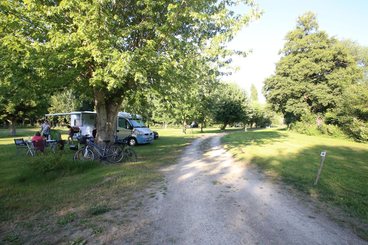 Sansais Camping L'Ilot Du Chail מראה חיצוני תמונה